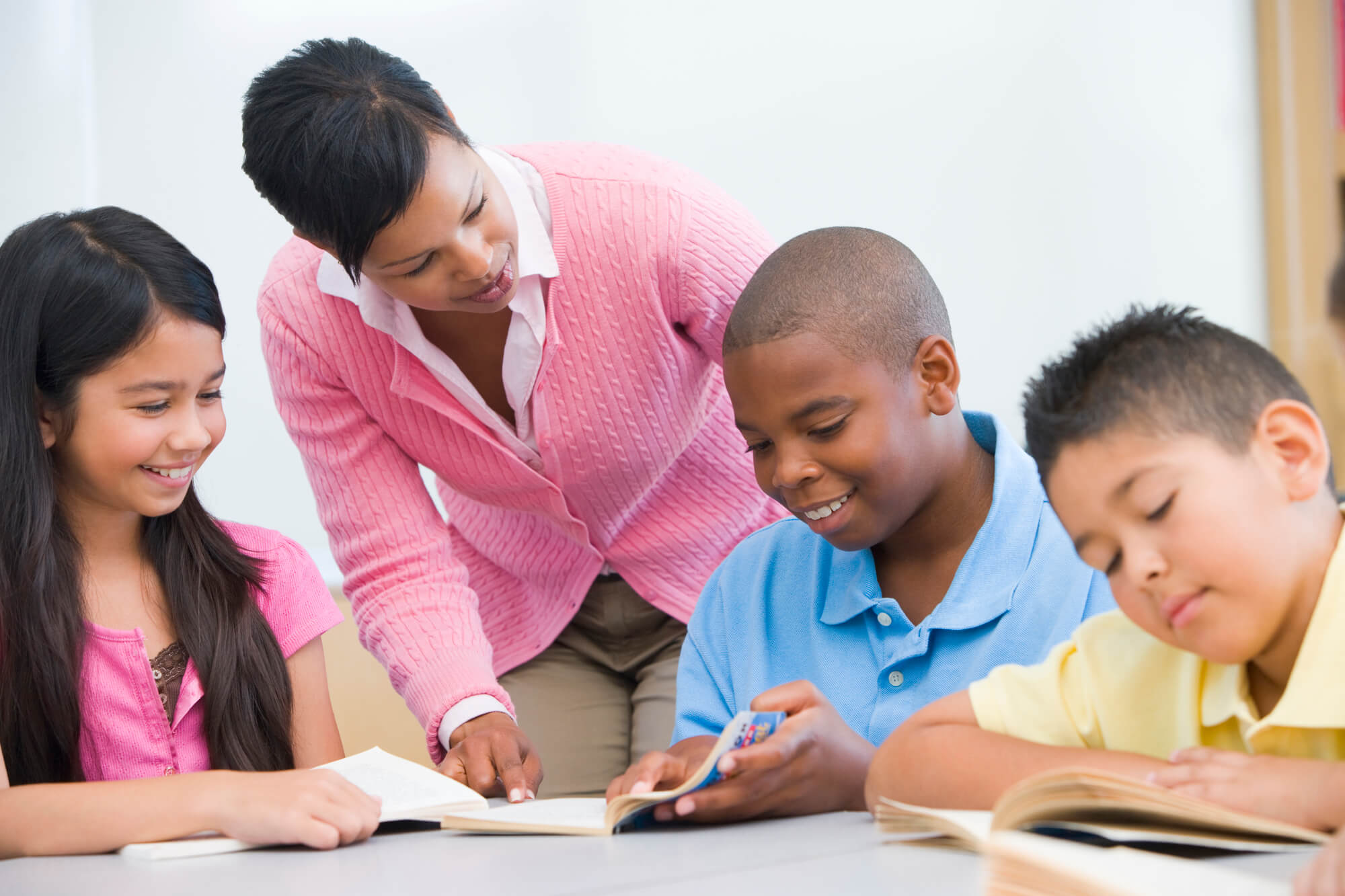 teacher with students during summer tutoring programs in woodbury